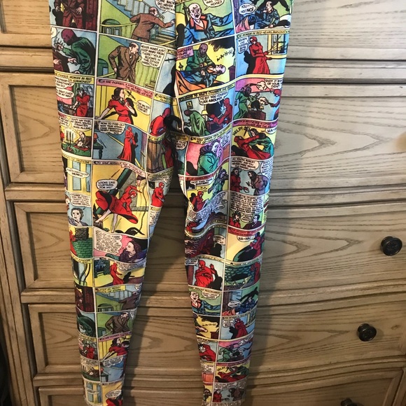 black milk Woman In Red Leggings L New with tags - Picture 2 of 5